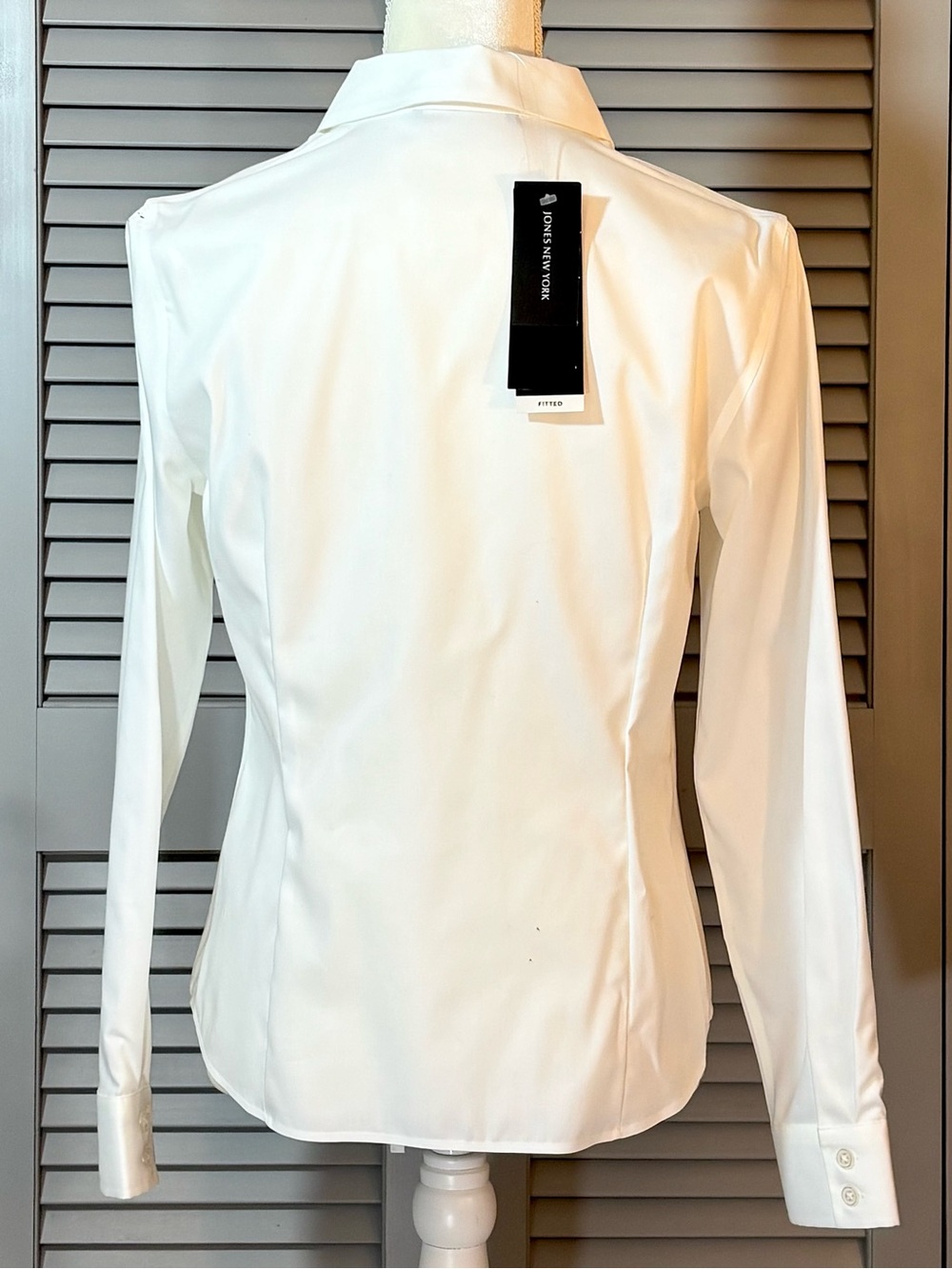 Jones New York White Button-Front V-Neck Blouse - Picture 5 of 12